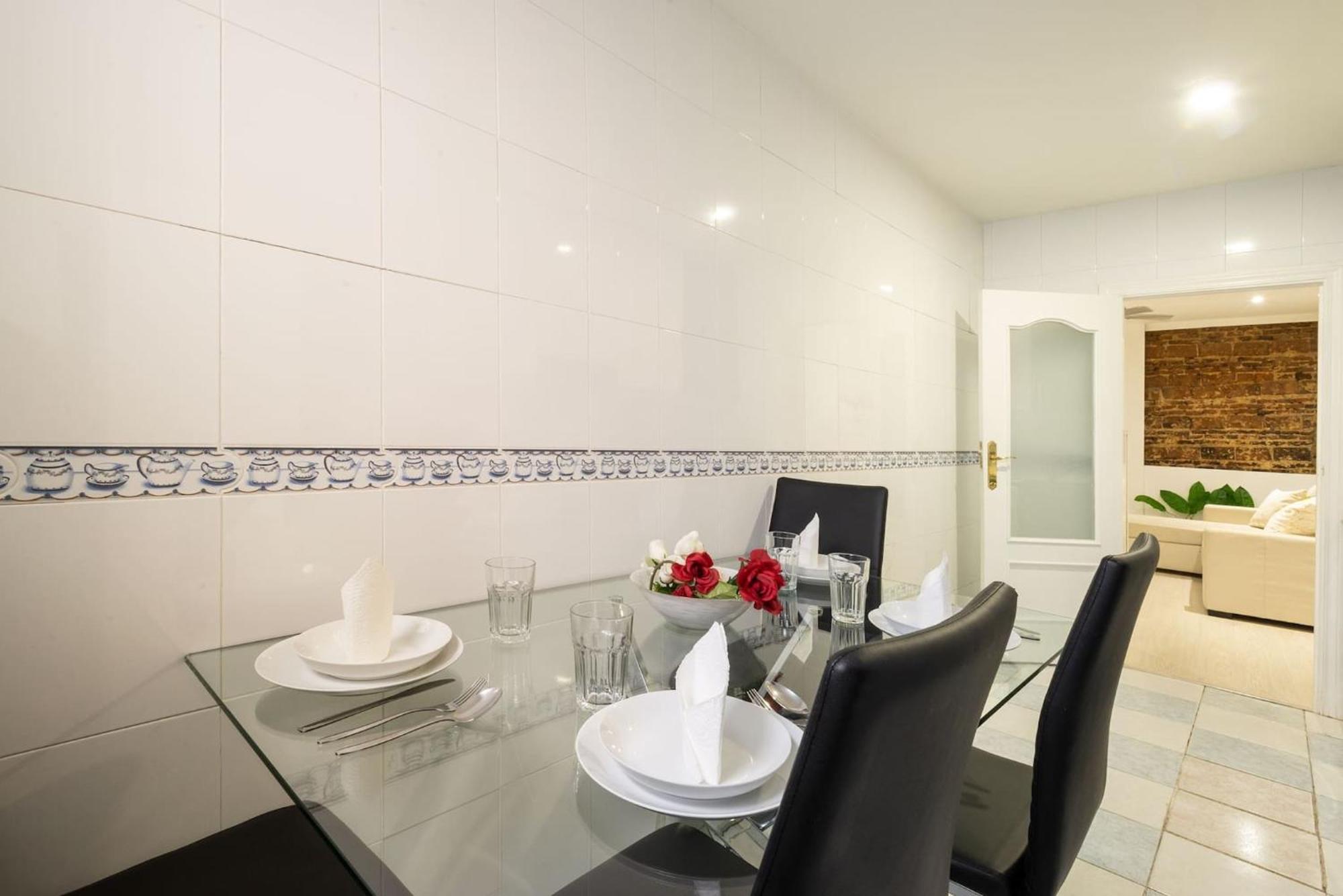 Apartamentos Day Madrid Tribunal Centro Gran Via Sol Exteriör bild