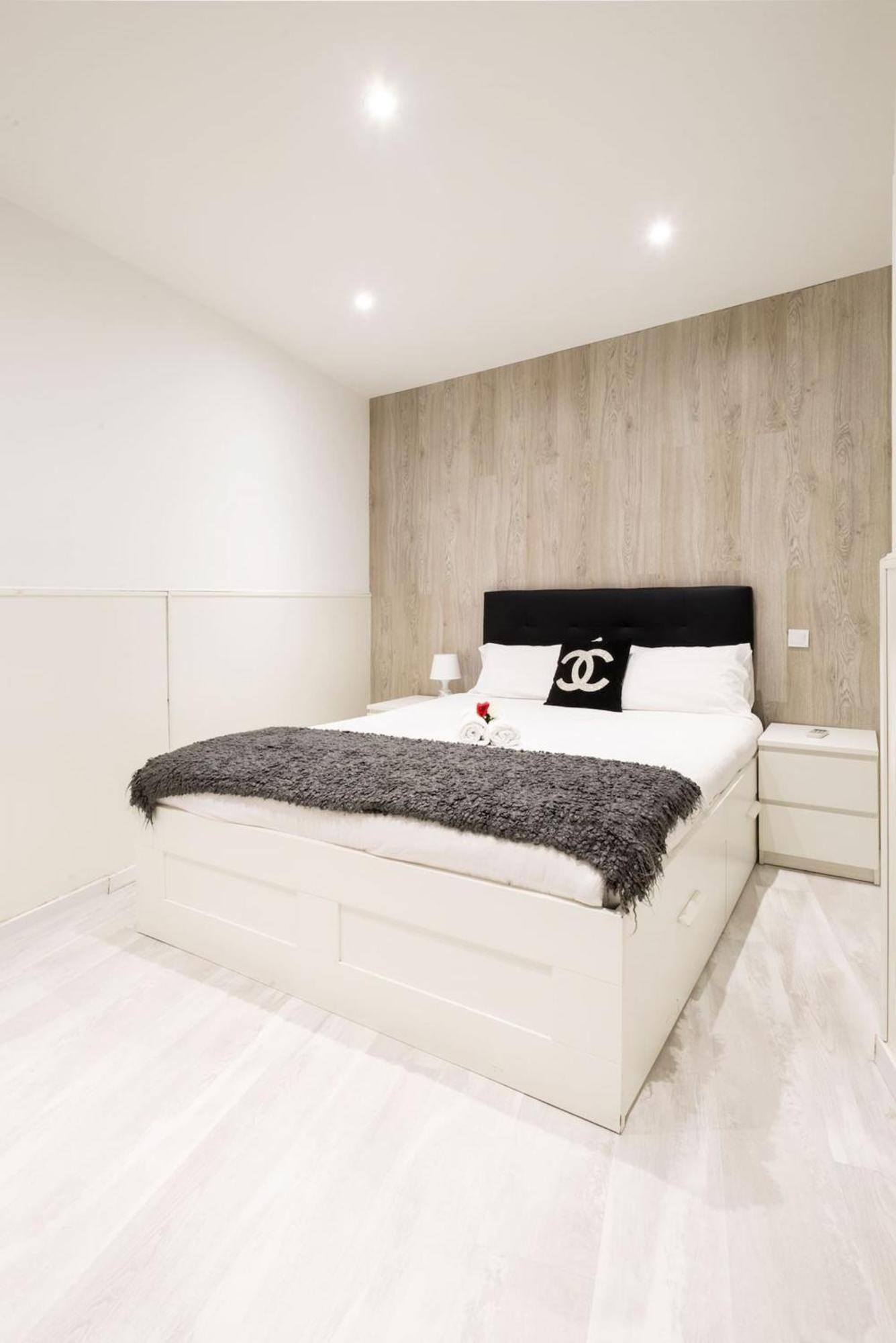 Apartamentos Day Madrid Tribunal Centro Gran Via Sol Exteriör bild