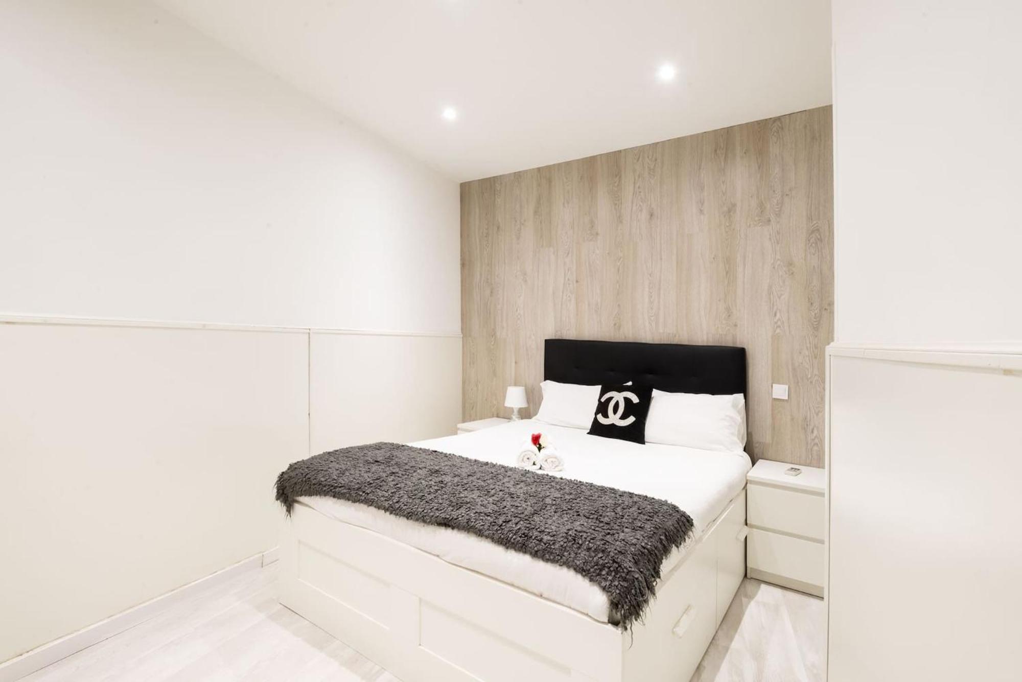 Apartamentos Day Madrid Tribunal Centro Gran Via Sol Exteriör bild