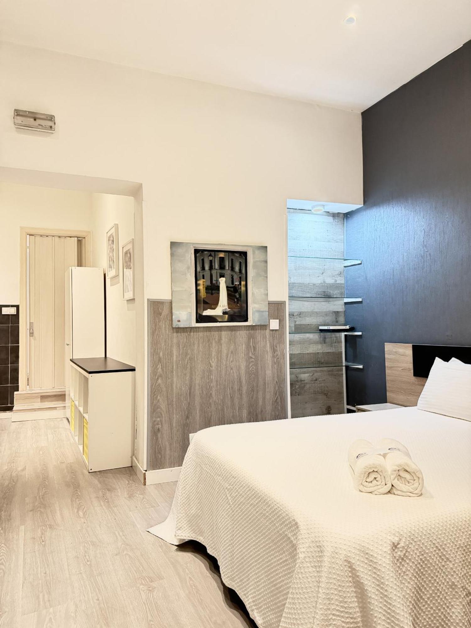 Apartamentos Day Madrid Tribunal Centro Gran Via Sol Exteriör bild